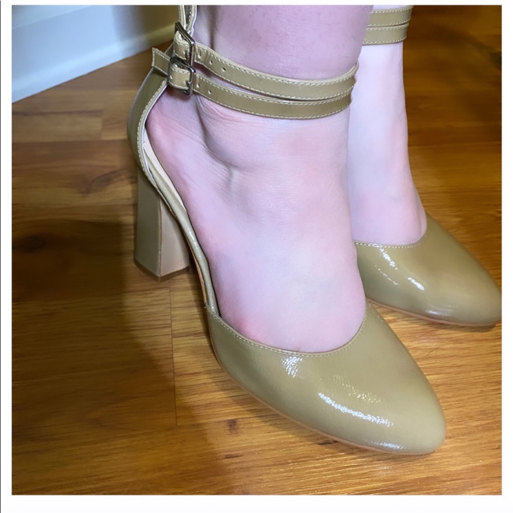 Vince Camuto Size 9 Heels in Great Condition